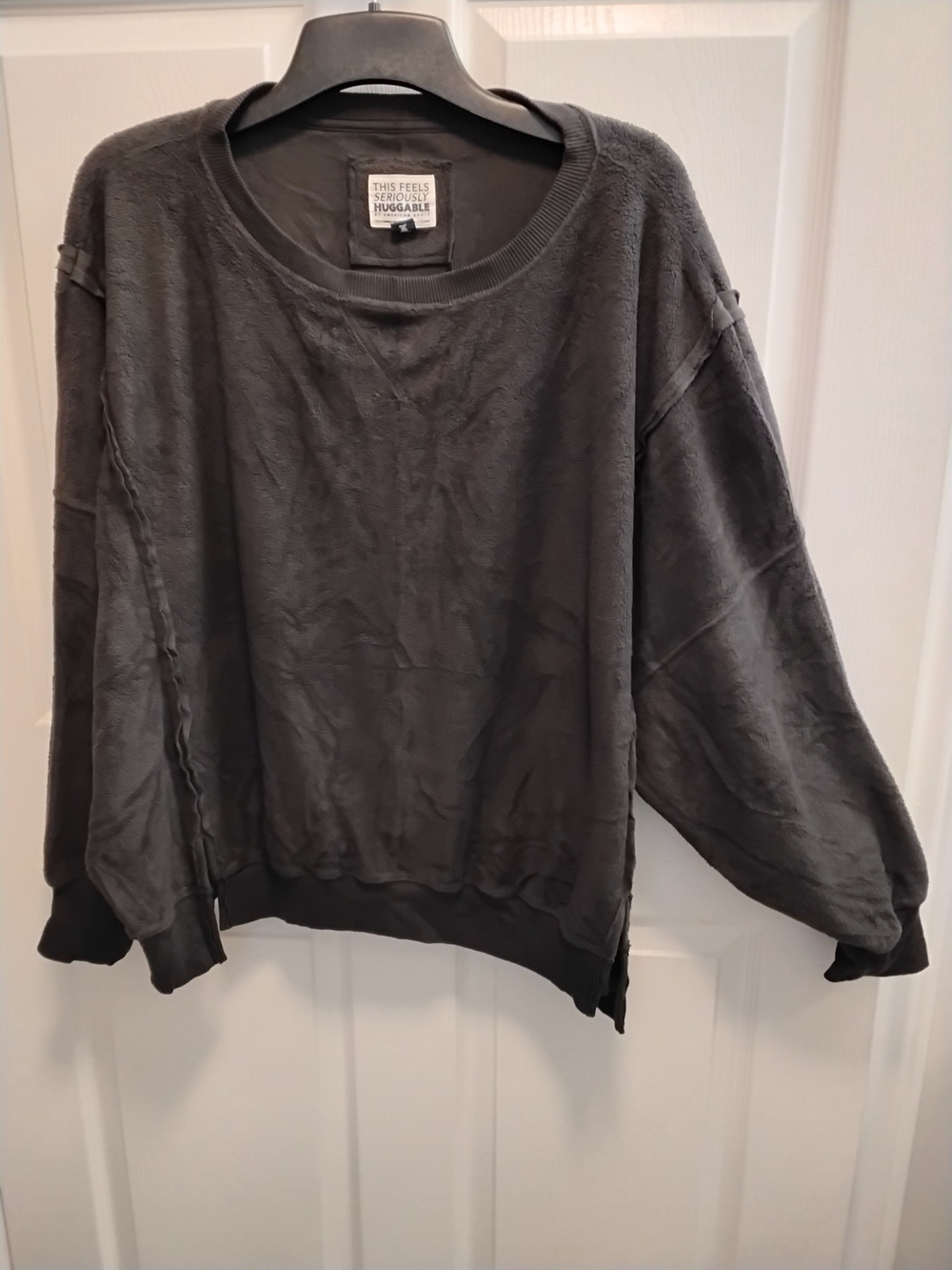 American Eagle ( This Feels Seriously Huggable) Drop Shoulder Fleece Sweatshirt